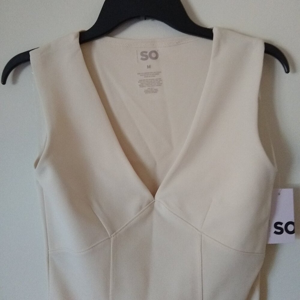 Juniors' SO Crepe Sleeveless V-Neck Bodysuit. NWT